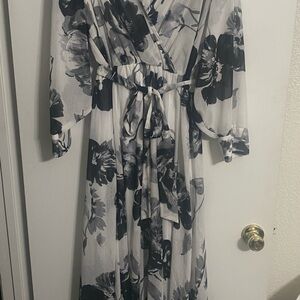Enfocus Studio Black and White Floral Long Sleeve Dress